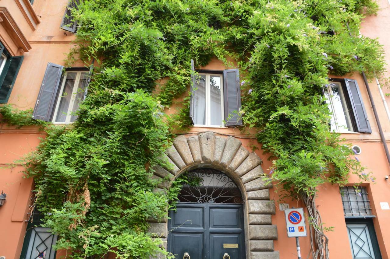 Historic Center - Elegant Apartment With Charming Antiques - Raffaello Inn Рим Экстерьер фото