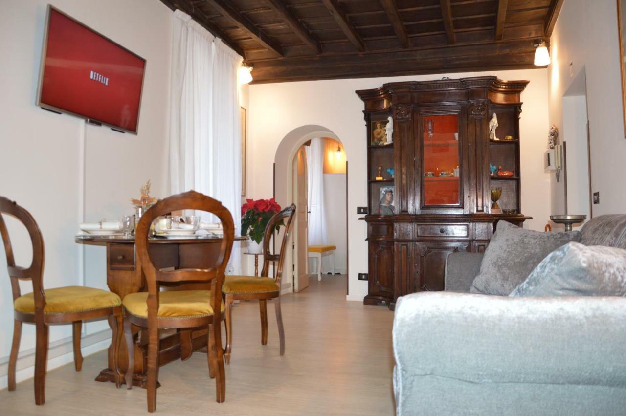 Historic Center - Elegant Apartment With Charming Antiques - Raffaello Inn Рим Экстерьер фото