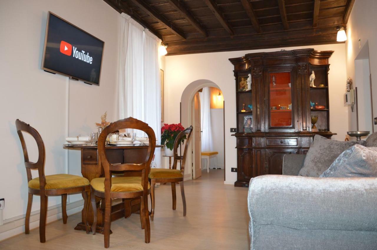Historic Center - Elegant Apartment With Charming Antiques - Raffaello Inn Рим Экстерьер фото